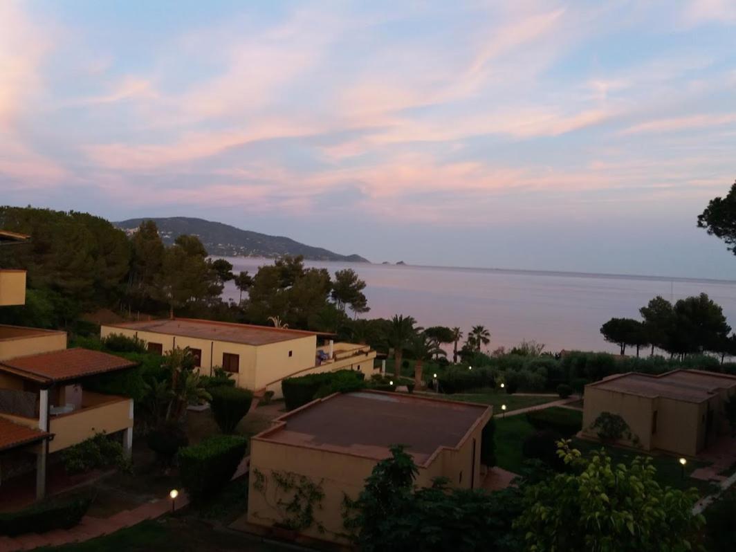 Апарт готель Casa Del Golfo Лакона Екстер'єр фото